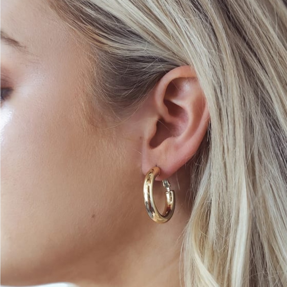 Never worn — Lulu’s 14KT Gold Hoop Earrings